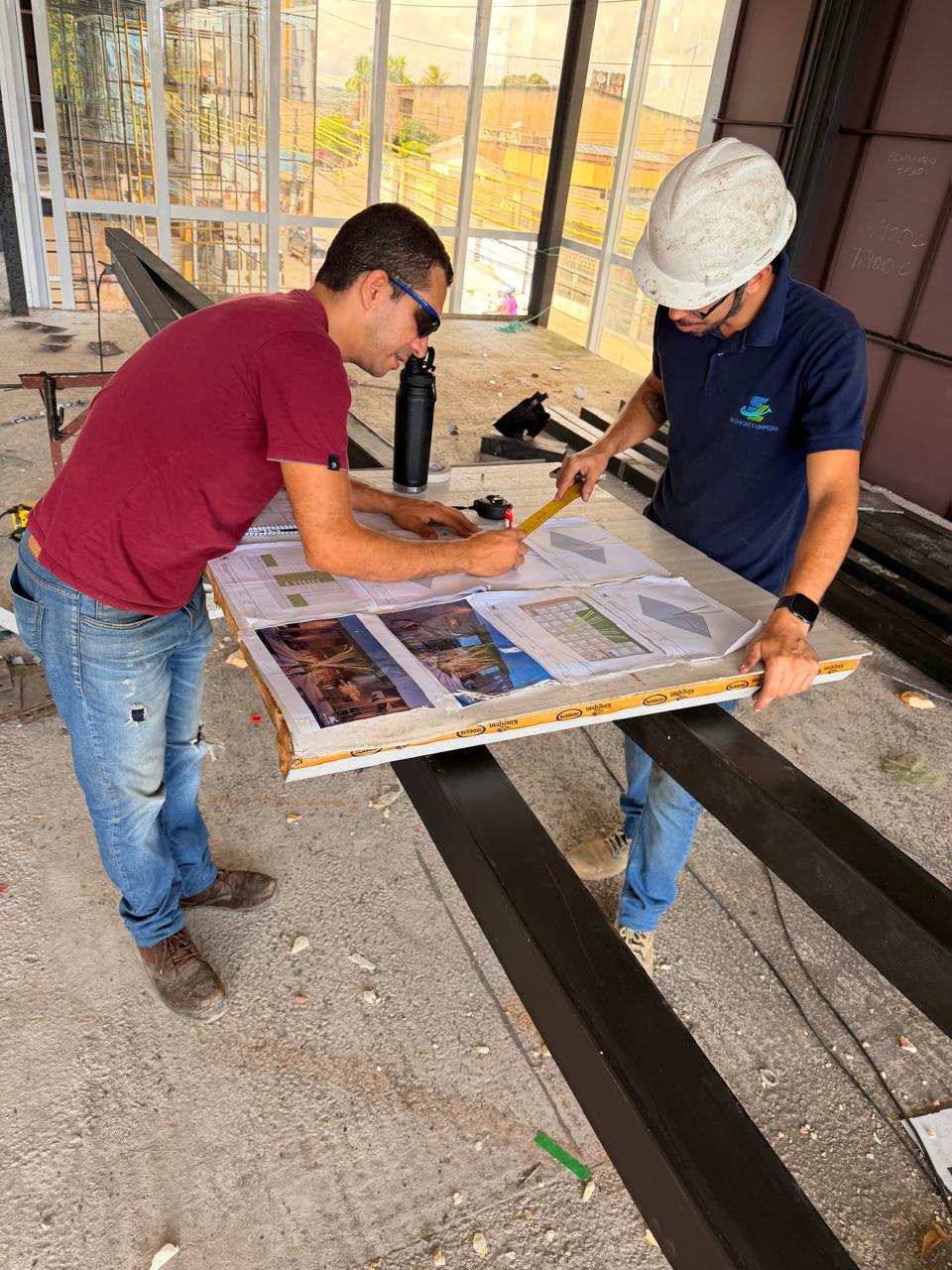 Equipe da SL em vistoria técnica de obra em ACM